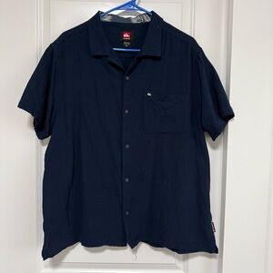 Quiksilver Men’s Shirt XL Navy Short Sleeve Button Up Surf Casual Pocket